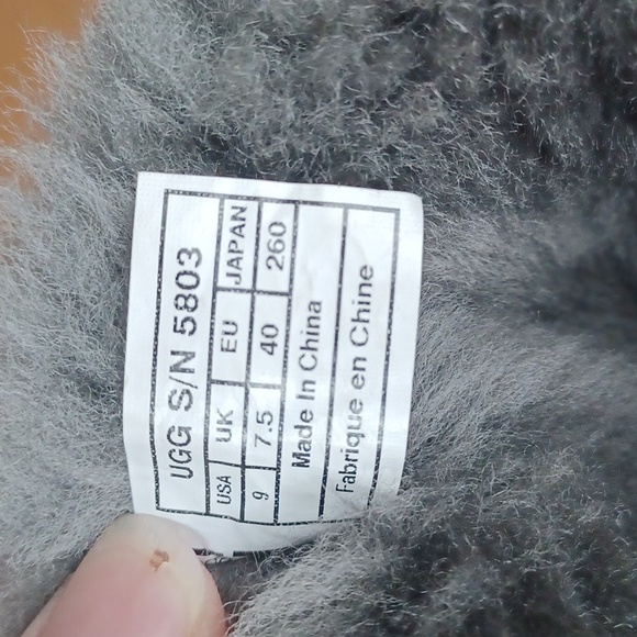 Uggs - Picture 7 of 8